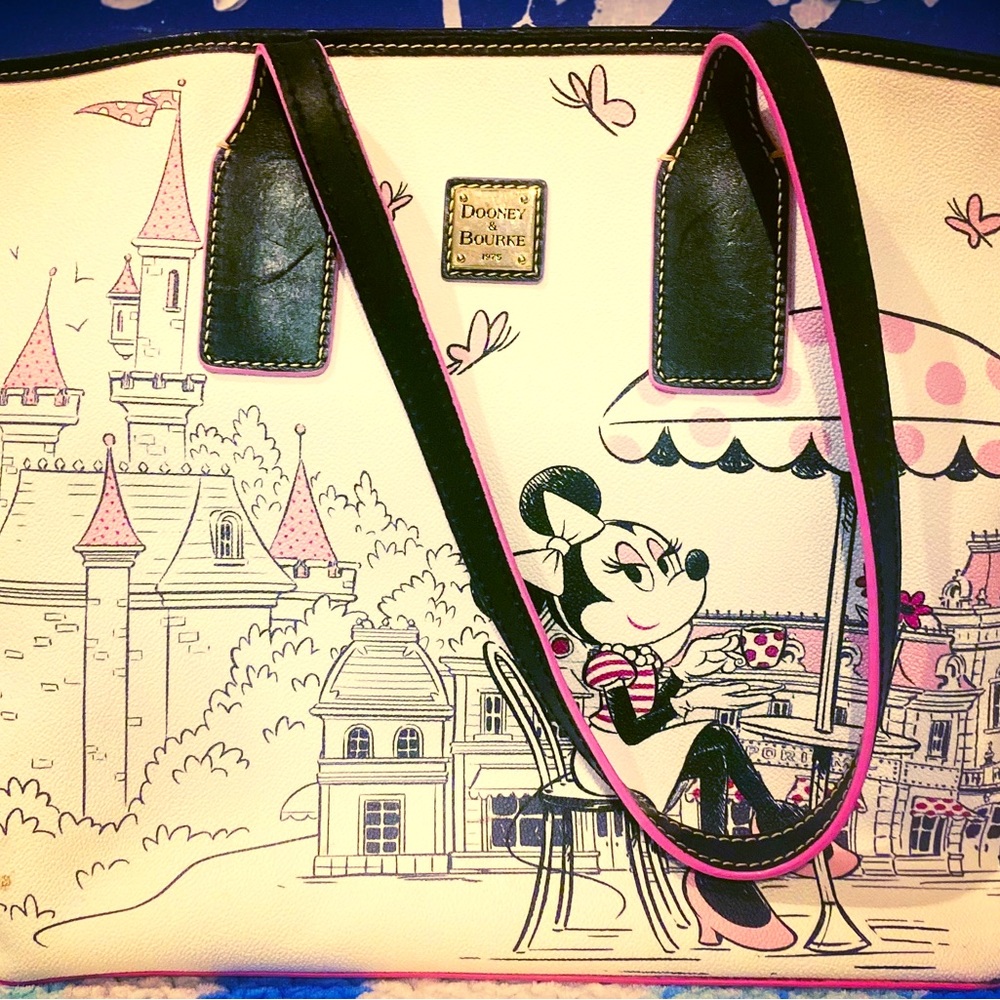 🎀 Disney Dooney and Bourke Minnie Mouse in Paris 🎀